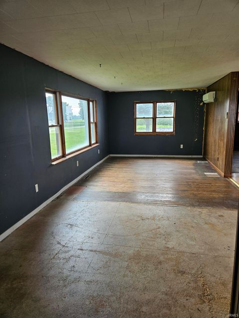 Tiny photo for 4192 W 325 S., Logansport, IN 46947 (MLS # 202628645)