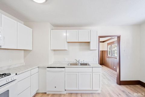 Tiny photo for 1201 S WASHINGTON Street, Kokomo, IN 46902 (MLS # 202602905)