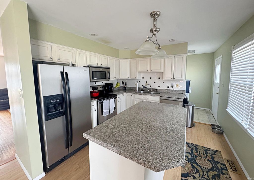 Photo of 2219 W Buena Vista Road, Evansville, IN 47720 (MLS # 202605385)