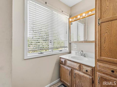 Tiny photo for 1609 S 525 E, Marion, IN 46953 (MLS # 202631858)