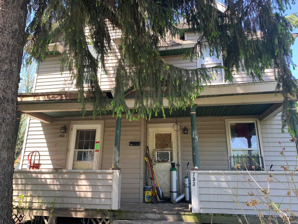 Photo of 753 Cleveland Avenue, South Bend, IN 46628 (MLS # 202620745)