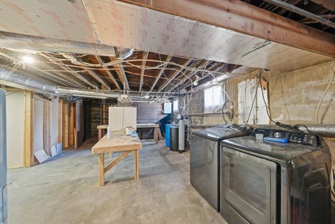 Tiny photo for 922 Moyer Street, Kendallville, IN 46755 (MLS # 202641928)