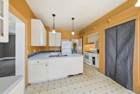 Tiny photo for 922 Moyer Street, Kendallville, IN 46755 (MLS # 202641928)