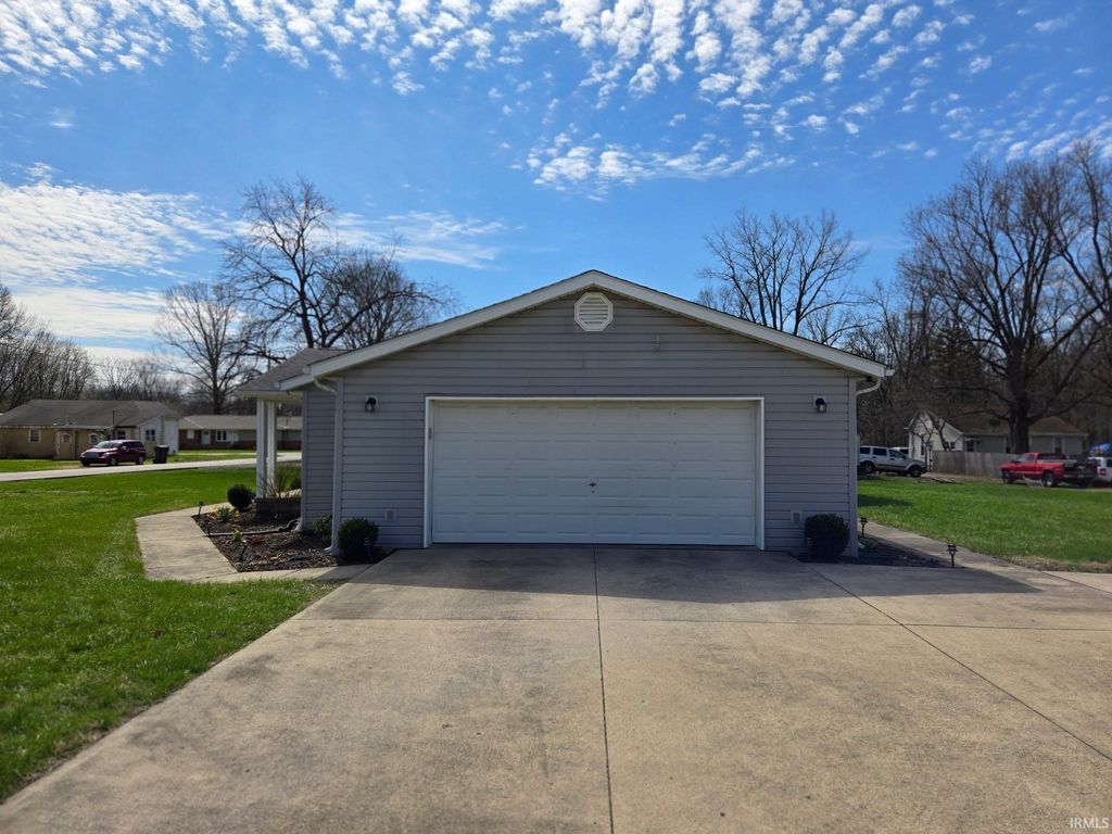 Photo of 228 S Mound Street, Albany, IN 47320 (MLS # 202610657)