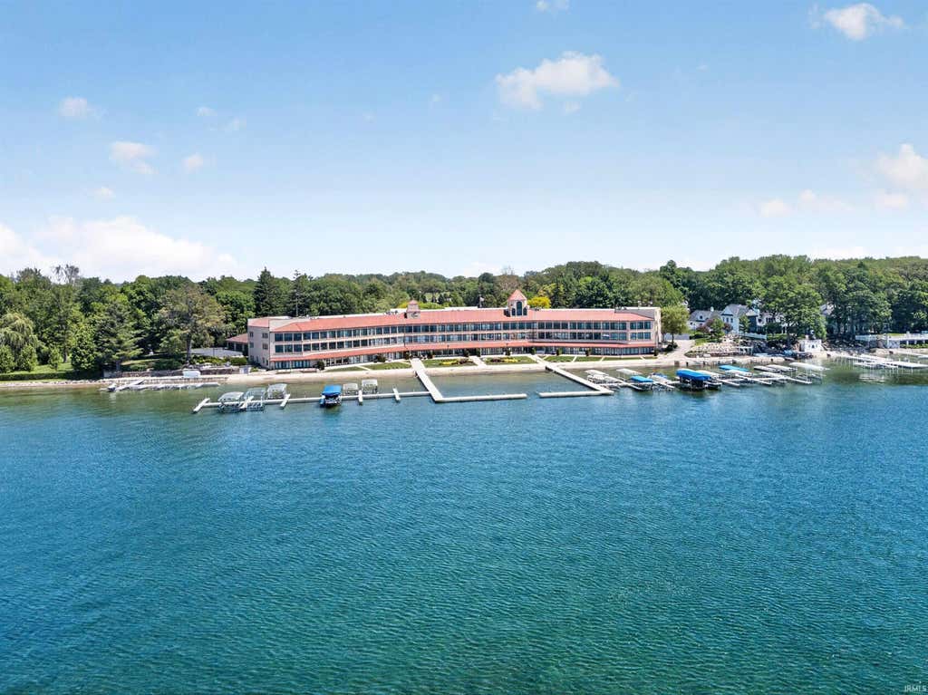 Photo of 12275 N Ogden Point Road #306, Syracuse, IN 46567 (MLS # 202628053)