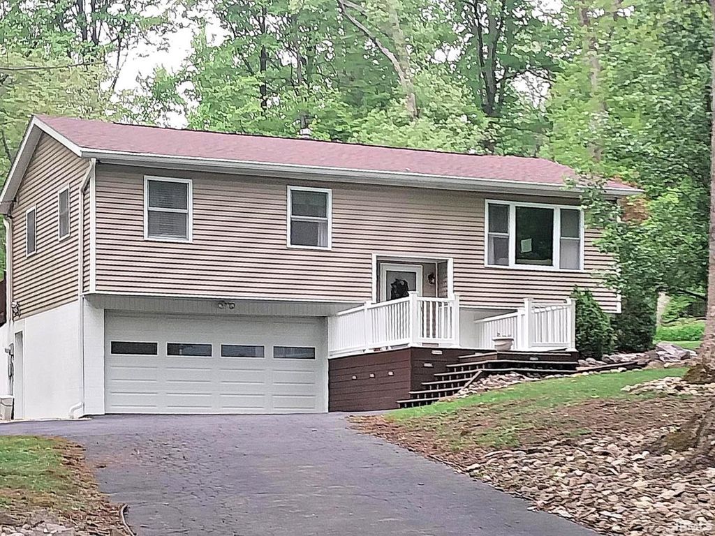 Photo of 5356 W Perry Drive, Ellettsville, IN 47429 (MLS # 202615758)