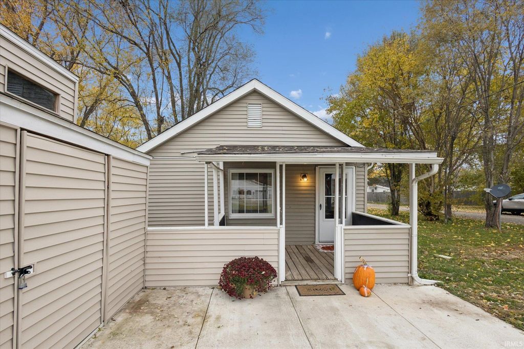 Photo of 57149 Greenlawn Avenue, Osceola, IN 46561 (MLS # 202545578)