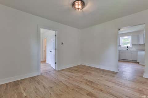 Tiny photo for 1632 E Illinois Street, Evansville, IN 47711 (MLS # 202631886)