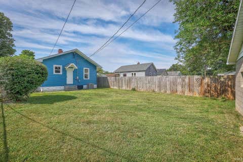 Tiny photo for 1632 E Illinois Street, Evansville, IN 47711 (MLS # 202631886)