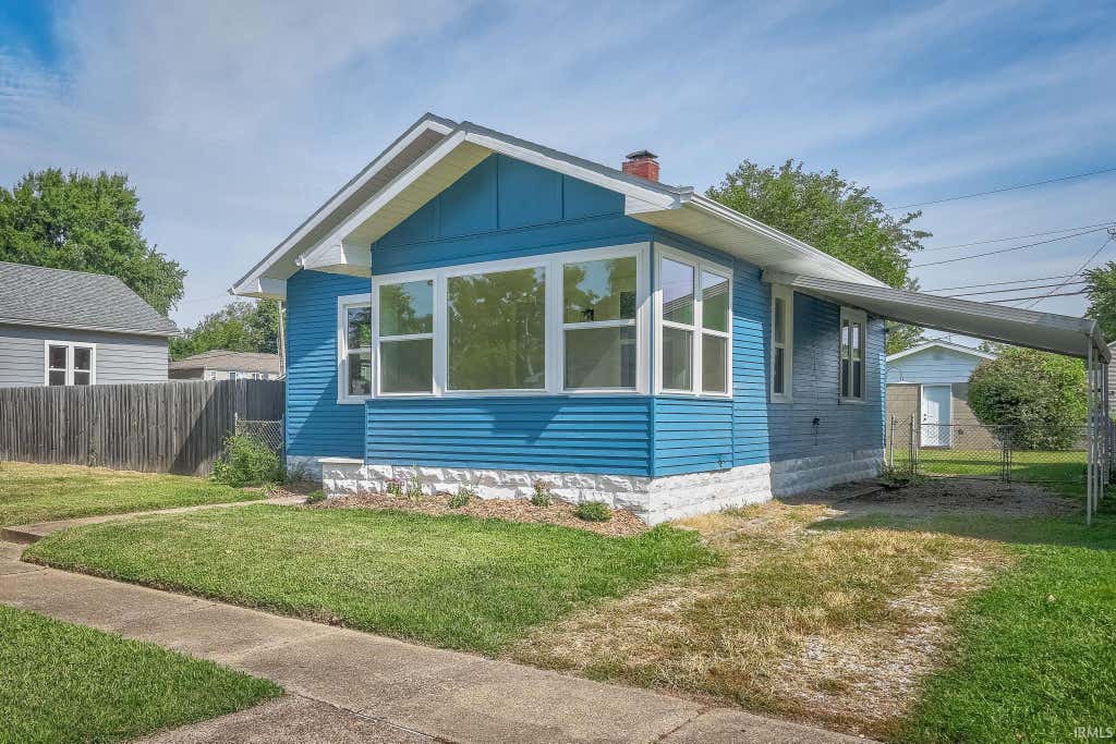 Photo of 1632 E Illinois Street, Evansville, IN 47711 (MLS # 202631886)