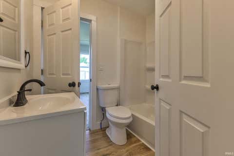 Tiny photo for 1632 E Illinois Street, Evansville, IN 47711 (MLS # 202631886)