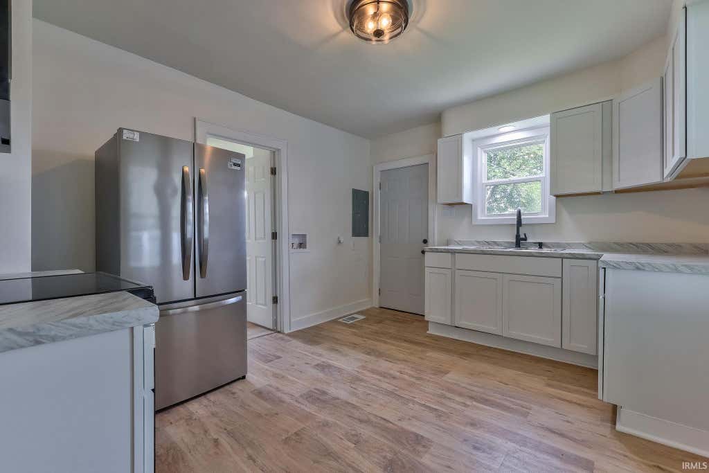 Photo of 1632 E Illinois Street, Evansville, IN 47711 (MLS # 202631886)