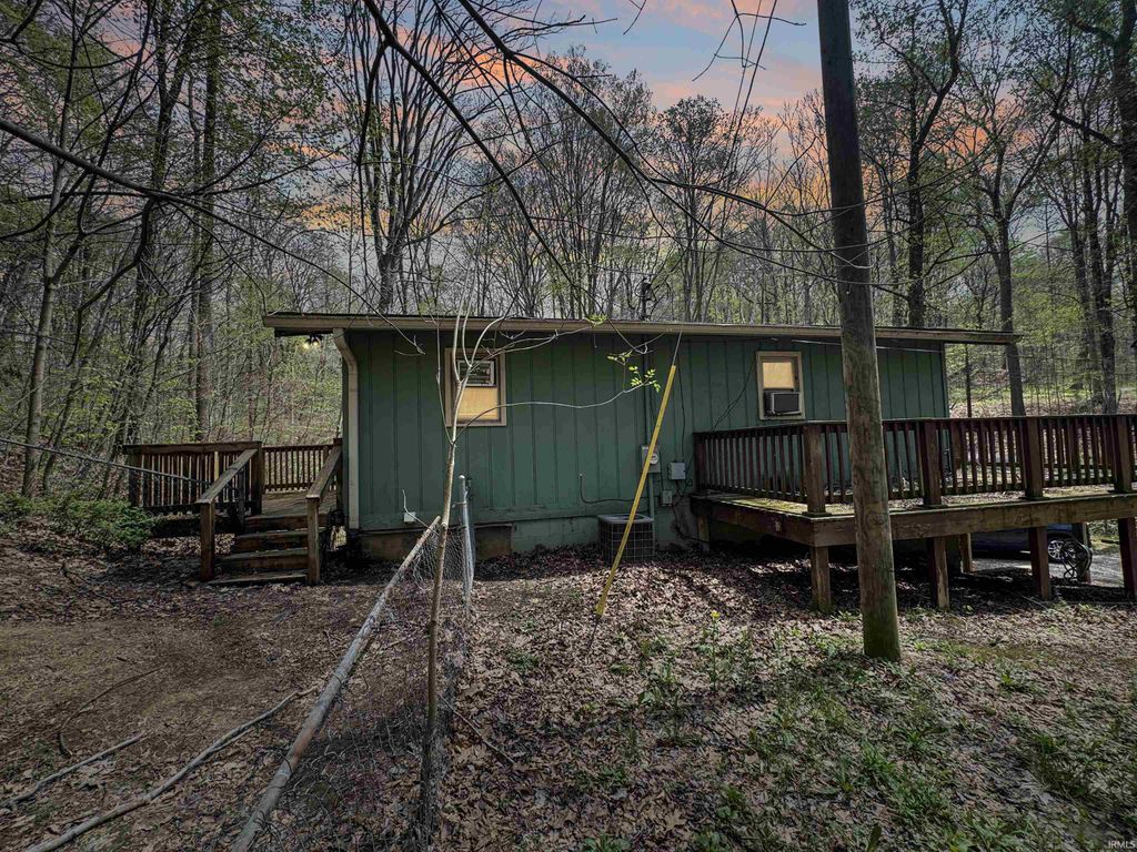 Photo of 4699 E Sunnyslope Drive, Martinsville, IN 46151 (MLS # 202614001)