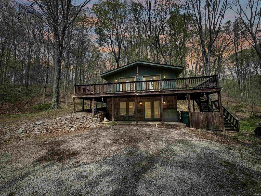 Photo of 4699 E Sunnyslope Drive, Martinsville, IN 46151 (MLS # 202614001)