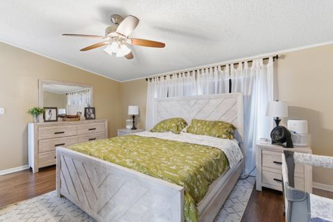 Tiny photo for 400 W Mccombs Street, Winamac, IN 46996 (MLS # 202605448)