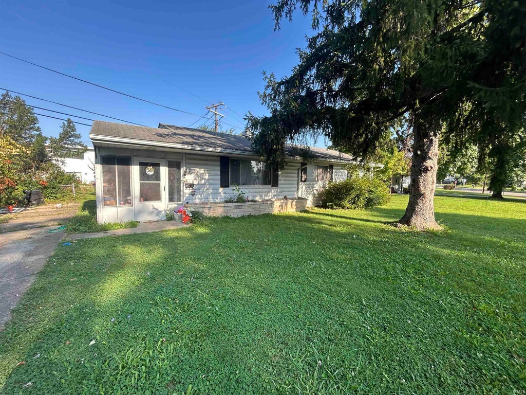Photo of 2701 N Rosewood Avenue, Muncie, IN 47304 (MLS # 202637229)
