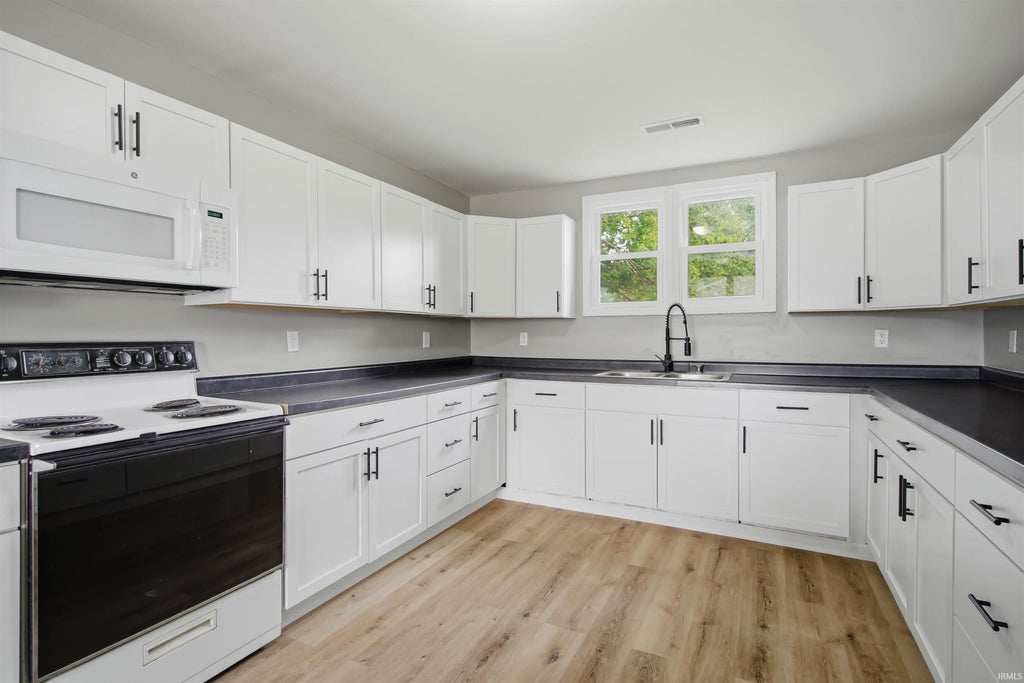 Photo of 117 S Barclay Street, Fairmount, IN 46928 (MLS # 202628929)
