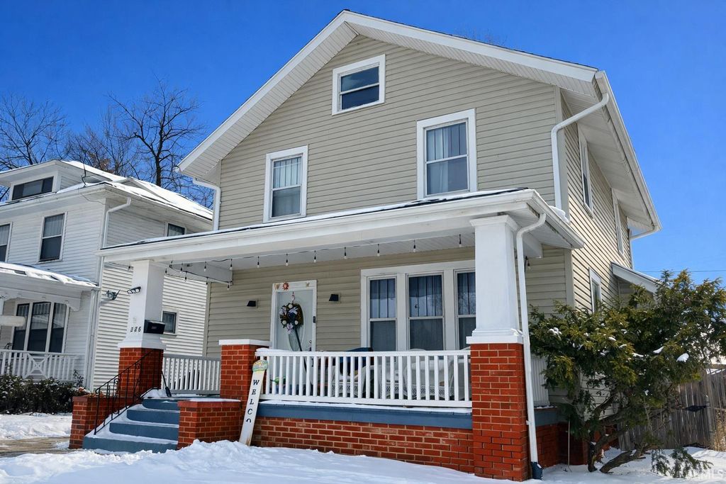 Photo of 326 Lexington Court, Fort Wayne, IN 46806 (MLS # 202603169)