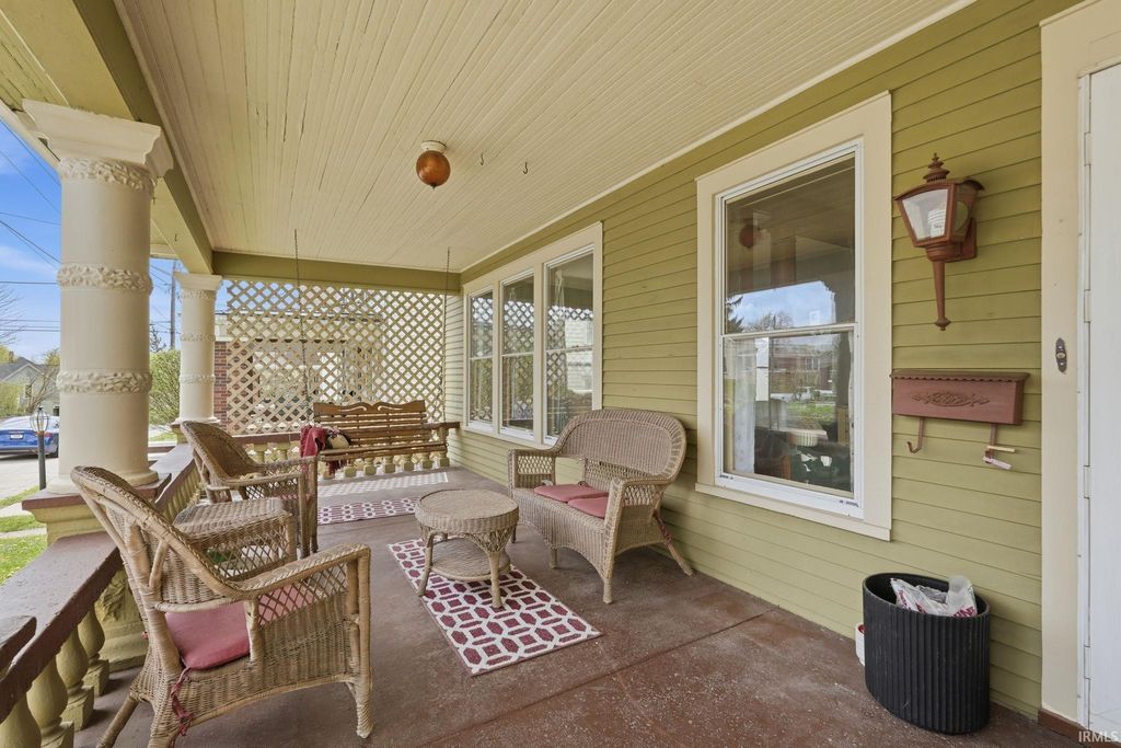 Photo of 1118 College Avenue, Huntington, IN 46750 (MLS # 202612497)