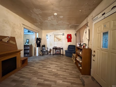 Tiny photo for 637 E Indiana Avenue, South Bend, IN 46613 (MLS # 202642112)