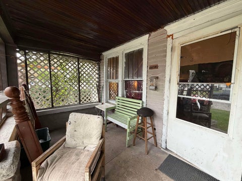Tiny photo for 637 E Indiana Avenue, South Bend, IN 46613 (MLS # 202642112)