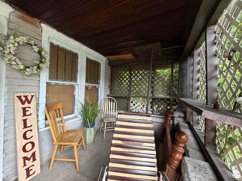 Tiny photo for 637 E Indiana Avenue, South Bend, IN 46613 (MLS # 202642112)