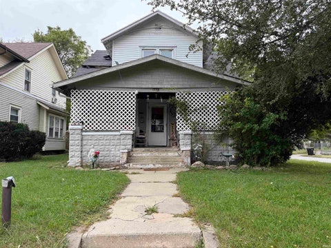 Photo of 637 E Indiana Avenue, South Bend, IN 46613 (MLS # 202642112)