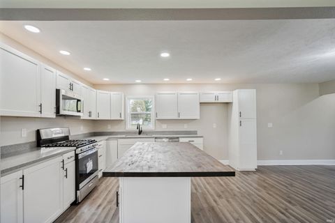 Tiny photo for 2326 S Businiess 31, Peru, IN 46970 (MLS # 202613588)