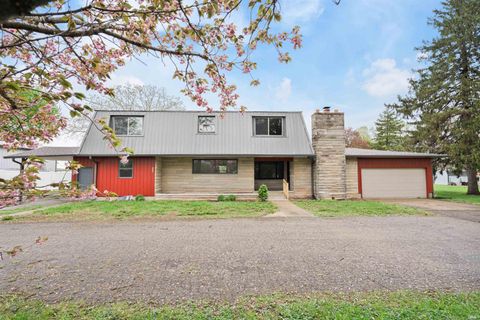 Photo of 2326 S Businiess 31, Peru, IN 46970 (MLS # 202613588)