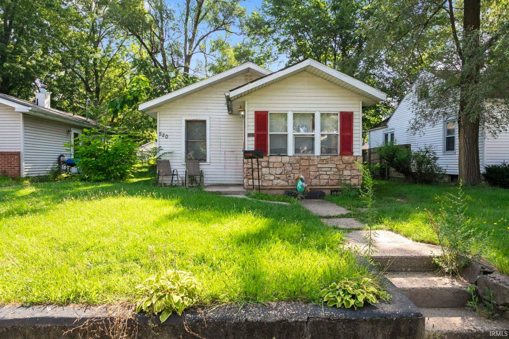 Photo of 520 S 27th Street, South Bend, IN 46615 (MLS # 202631433)