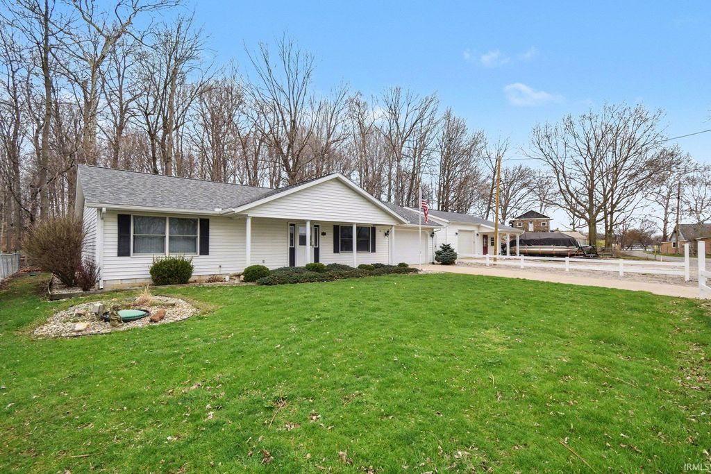 Photo of 9451 S Amanda Drive, Claypool, IN 46510 (MLS # 202610469)