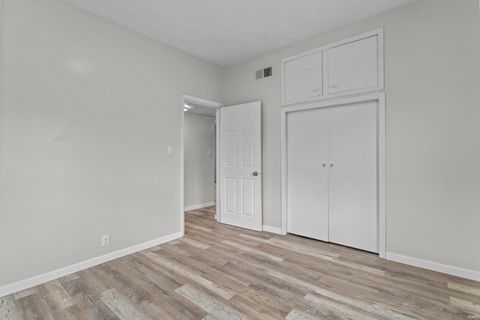 Tiny photo for 1420 S Dixon Road, Kokomo, IN 46902 (MLS # 202529765)