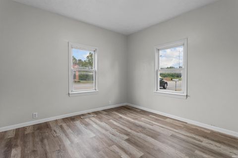 Tiny photo for 1420 S Dixon Road, Kokomo, IN 46902 (MLS # 202529765)