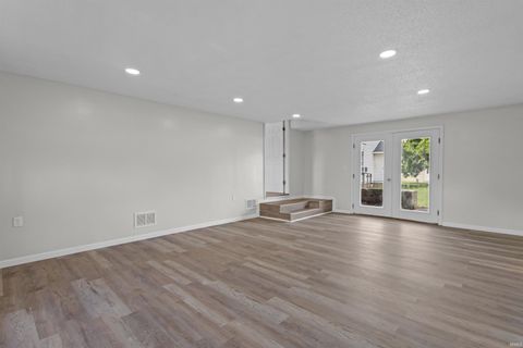 Tiny photo for 1420 S Dixon Road, Kokomo, IN 46902 (MLS # 202529765)