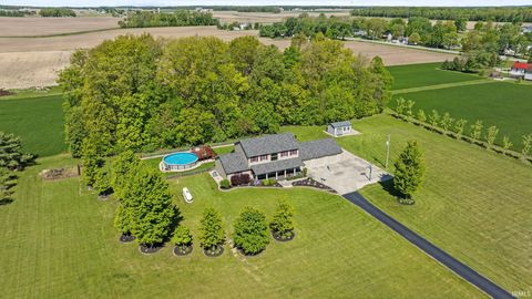 Photo of 5858 N 600 E Road, Craigville, IN 46731 (MLS # 202617811)