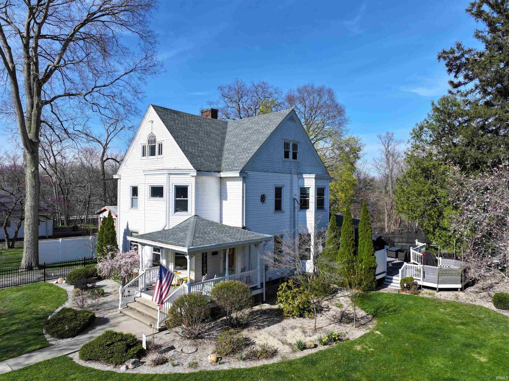 Photo of 417 S Riverside Drive, Winamac, IN 46996 (MLS # 202611841)