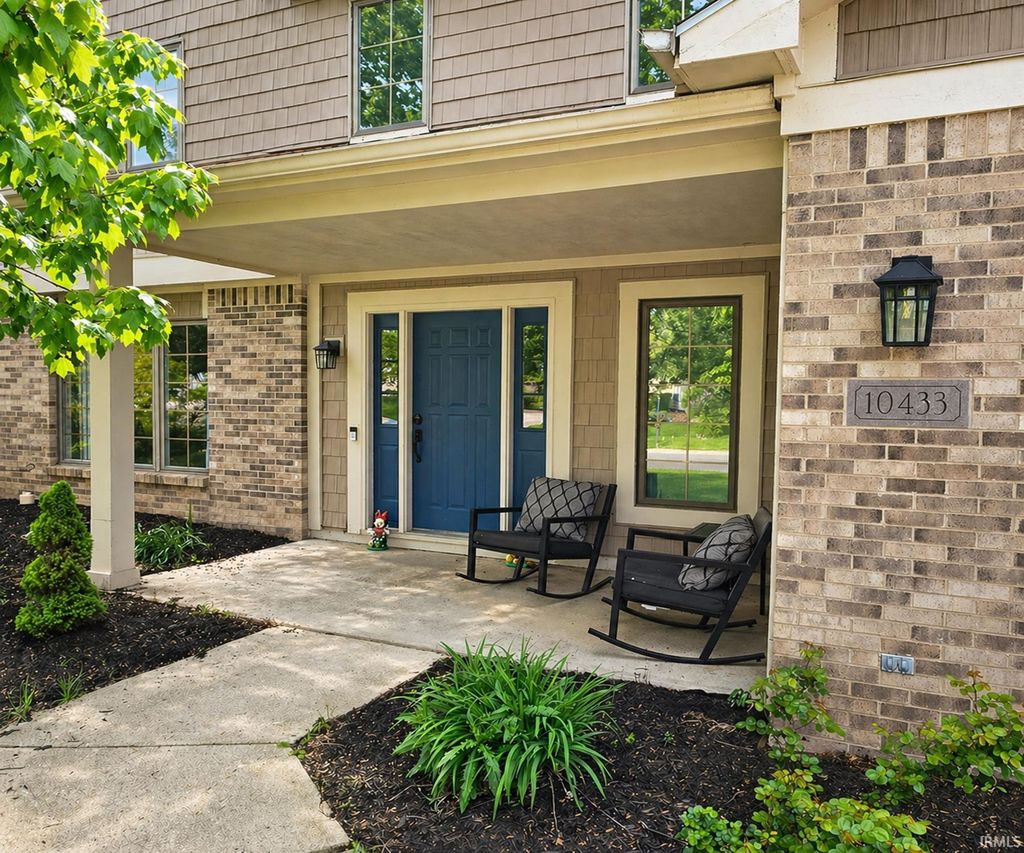 Photo of 10433 Cherry Creek Road, Fort Wayne, IN 46818 (MLS # 202616241)