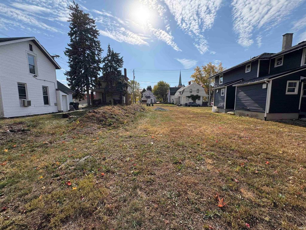 Photo of 123 W Williams Street, Fort Wayne, IN 46802 (MLS # 202545212)