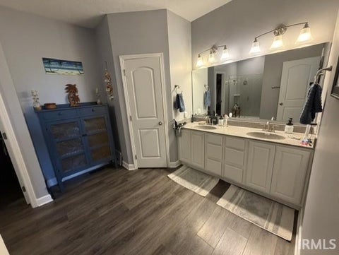 Tiny photo for 987 E 1000 S Road, Bunker Hill, IN 46914 (MLS # 202635586)