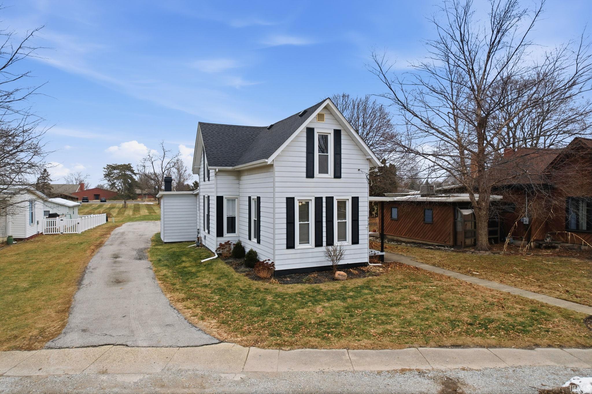 Mulberry, Indiana 46058, United States, 3 Bedrooms Bedrooms, ,3 BathroomsBathrooms,Residential,Active,255169