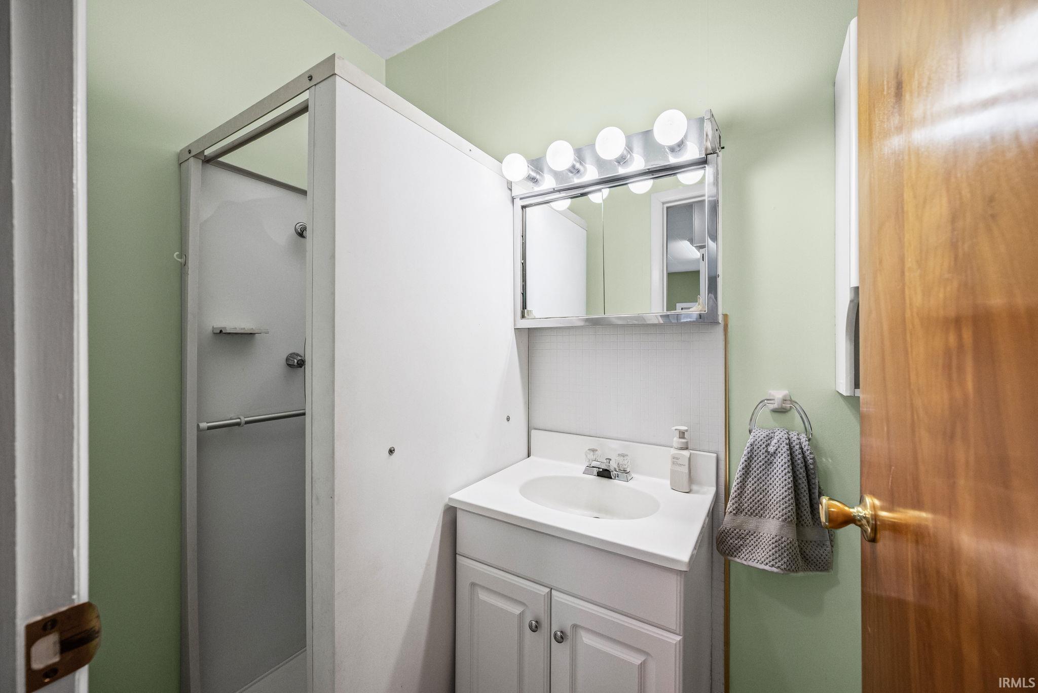 Mulberry, Indiana 46058, United States, 3 Bedrooms Bedrooms, ,3 BathroomsBathrooms,Residential,Active,255169