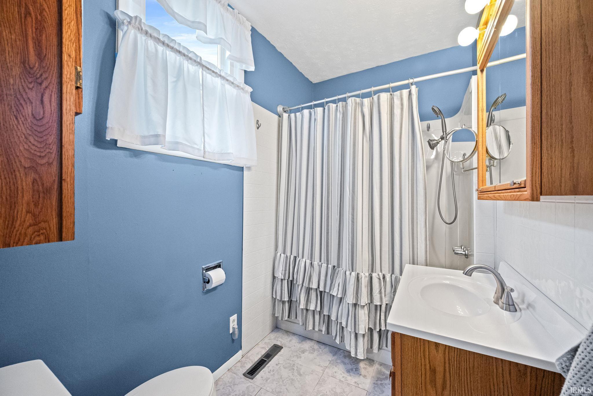 Mulberry, Indiana 46058, United States, 3 Bedrooms Bedrooms, ,3 BathroomsBathrooms,Residential,Active,255169