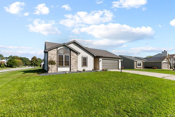 5334 GOLDFINCH LN, FORT WAYNE, IN 46818 - Image ca193aebd11ebdfd82979ec393ddb539/2009691367