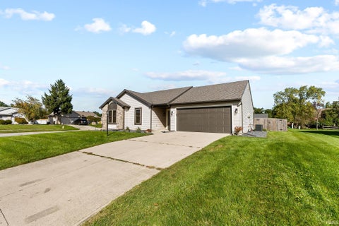 Tiny photo for 5334 Goldfinch Lane, Fort Wayne, IN 46818 (MLS # 202641934)
