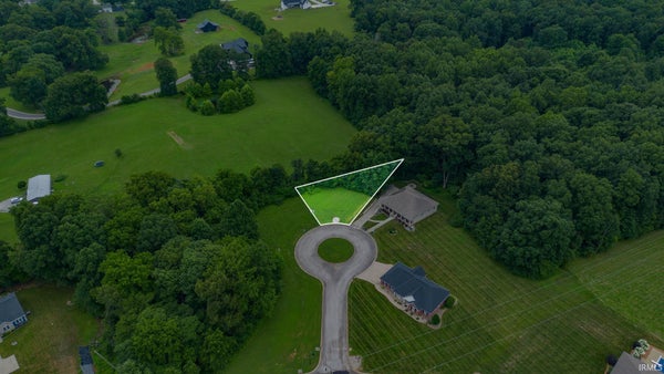 409 CROOKED STICK DR, BEDFORD, IN 47421 - Image ca1c3043df10b5d8a629f235cc7b0db7/4082879558