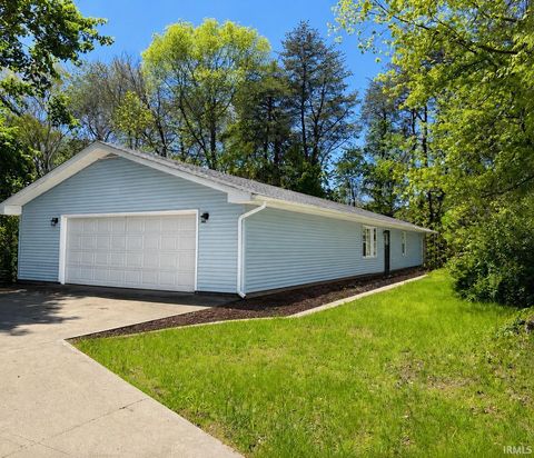Photo of 29868 County Road 118 Road, Elkhart, IN 46517 (MLS # 202618396)