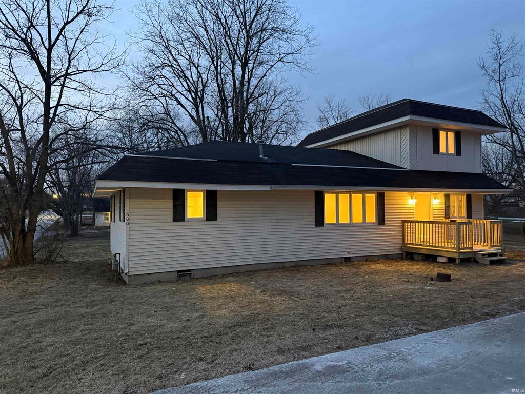 Photo of 600 W Fulton Street, Hartford City, IN 47348 (MLS # 202602494)