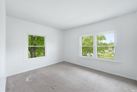 Tiny photo for 410 E 7th Street, Auburn, IN 46706 (MLS # 202618446)