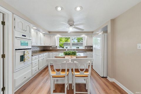 Tiny photo for 410 E 7th Street, Auburn, IN 46706 (MLS # 202618446)