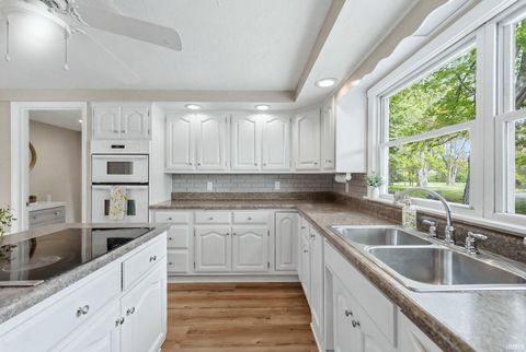 Tiny photo for 410 E 7th Street, Auburn, IN 46706 (MLS # 202618446)